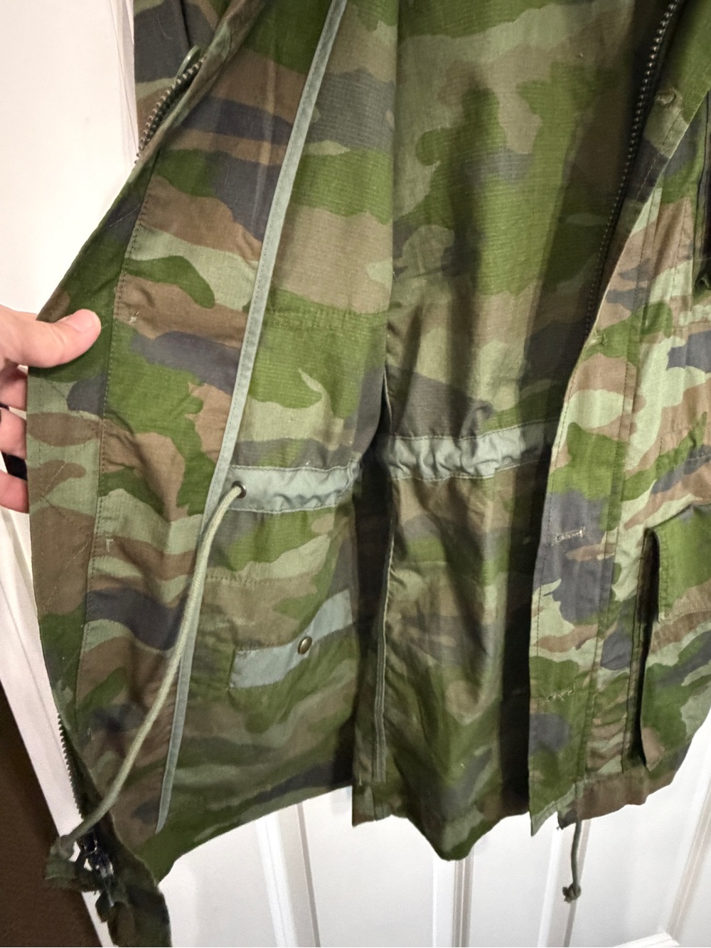 Like new size XS J. Crew Green Camouflage Utility Jacket.Pockets, hood, vintage - Picture 8 of 13